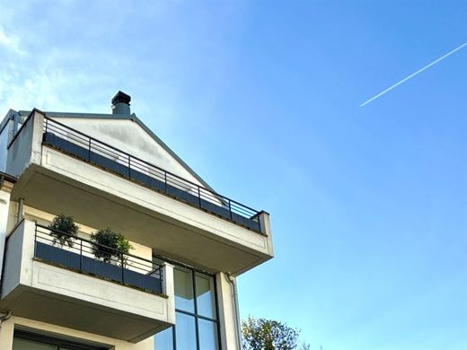 Luxe woning in Issy-les-Moulineaux, Hauts-de-Seine