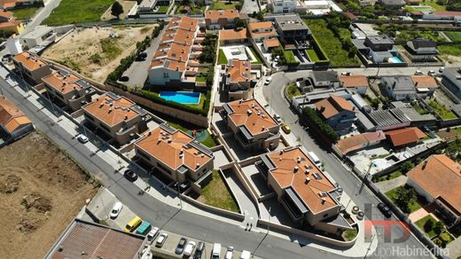 Συγκρότημα ανεξάρτητων κατοικιών σε Madalena, Vila Nova de Gaia