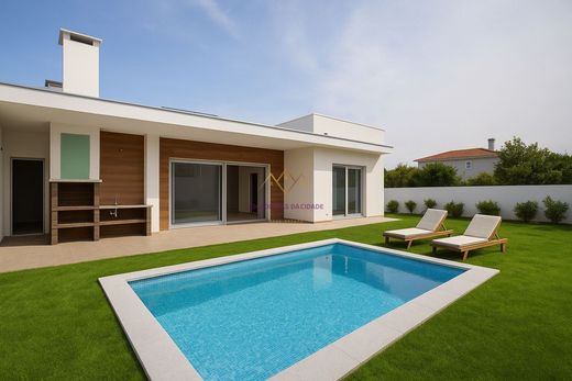 Azeitão, Setúbalのマルチファミリーヴィラ