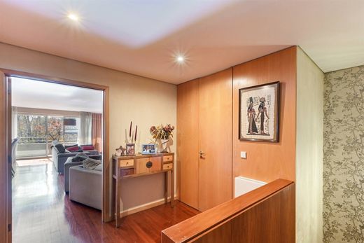 Apartment / Etagenwohnung in Lordelo do Ouro, Porto