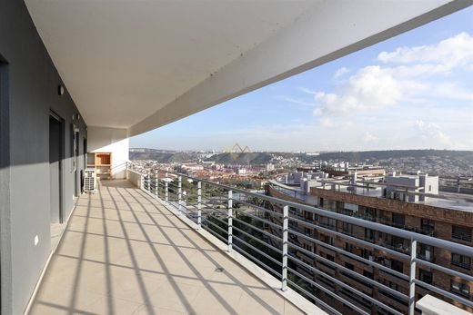 Apartment / Etagenwohnung in Odivelas, Lissabon