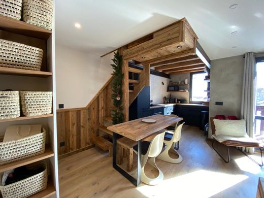 Apartment / Etagenwohnung in Val-d'Isère, Savoy