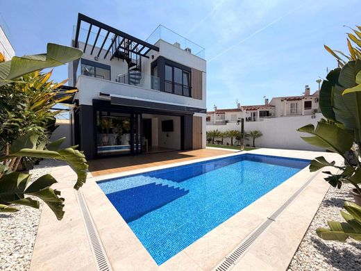 Luxus-Haus in la Nucia, Alicante