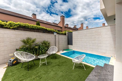 Luxury home in Mirasierra, Province of Madrid