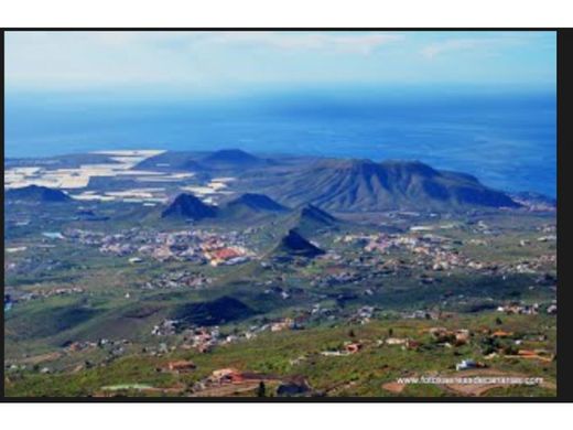ﻣﻨﺰﻝ ﺭﻳﻔﻲ/ ﺑﻴﺖ ﻤﺰﺭﻋﺔ ﻓﻲ Arona, Provincia de Santa Cruz de Tenerife