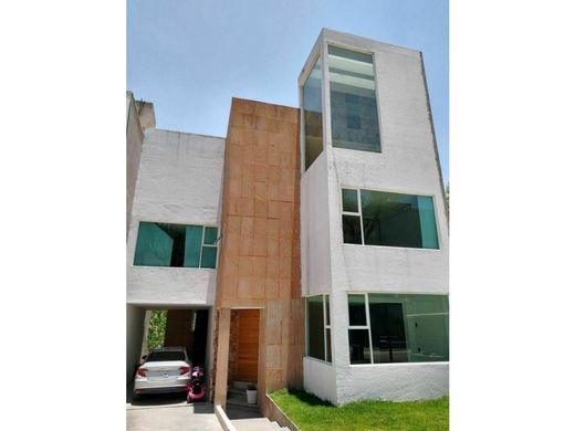 Luxury home in Ciudad López Mateos, Atizapán de Zaragoza