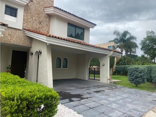 Residential complexes for sale in Tlajomulco de Zúñiga