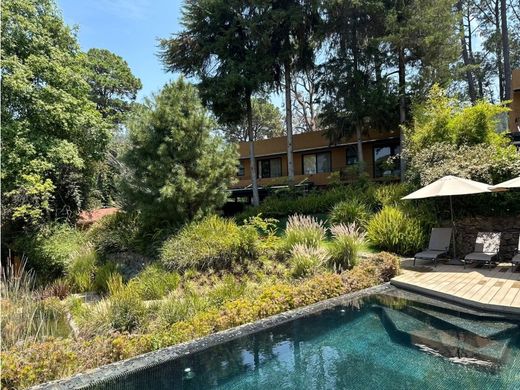 Residential complexes in Valle de Bravo, Estado de México