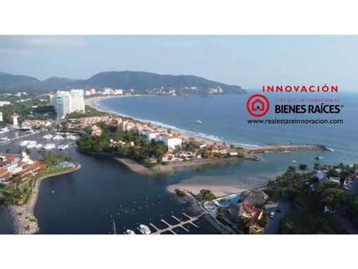Teren w Ixtapa-Zihuatanejo, Zihuatanejo de Azueta