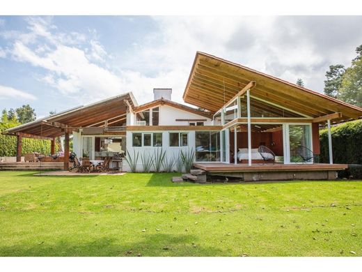 Luxury home in Valle de Bravo, Estado de México