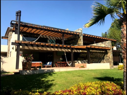 Valle de Bravo, メヒコ州のアパートメント・コンプレックス