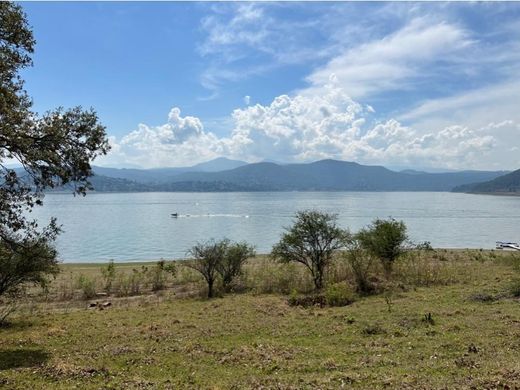 토지 / Valle de Bravo, Estado de México