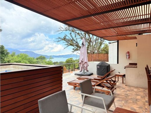 Complesso residenziale a Valle de Bravo, Messico (stato federato)