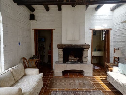 Luxury home in Ciudad López Mateos, Atizapán de Zaragoza