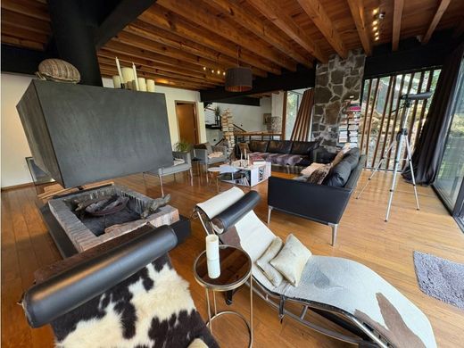 Casa de lujo en Valle de Bravo, Estado de México