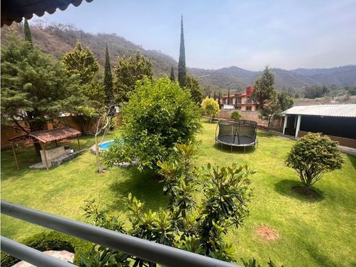 豪宅  Valle de Bravo, 墨西哥州