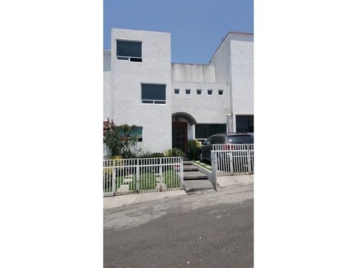 منزل ﻓﻲ Naucalpan de Juárez, Estado de México