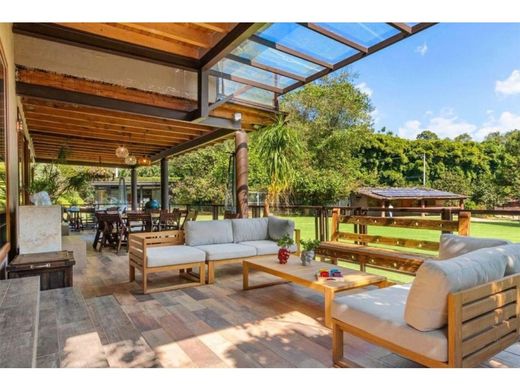 Casa de lujo en Valle de Bravo, Estado de México