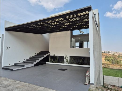 Luxury home in Santa Clara, Ocoyucan