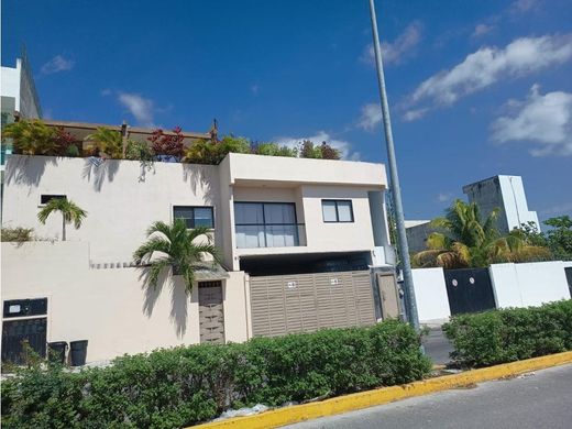 Residential complexes in Playa del Carmen, Quintana Roo, Solidaridad