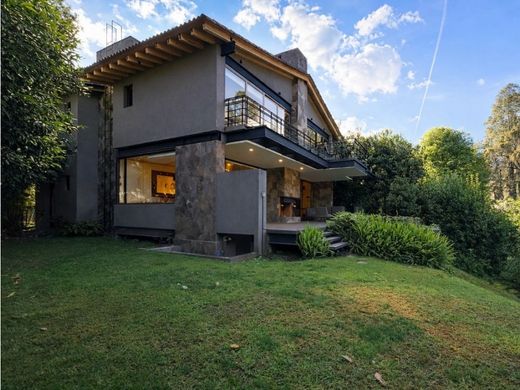 Residential complexes in Valle de Bravo, Estado de México