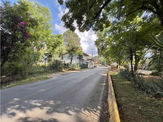 Terreno en Valle de Bravo, Estado de México