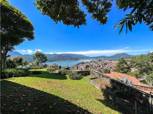 Casa de lujo en Valle de Bravo, Estado de México