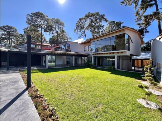 Complesso residenziale a Valle de Bravo, Messico (stato federato)