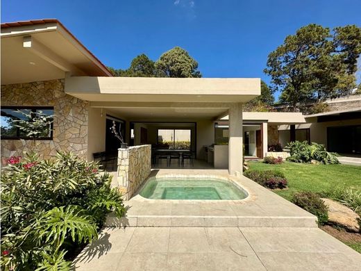 Luxury home for rent per month in Valle de Bravo