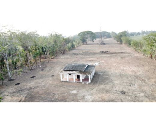 Land in Canitzán, Tenosique