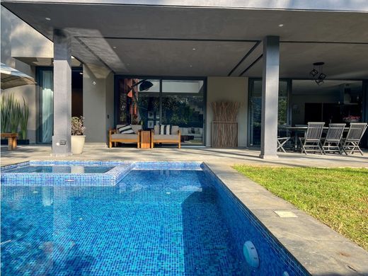 Casa de lujo en Valle de Bravo, Estado de México