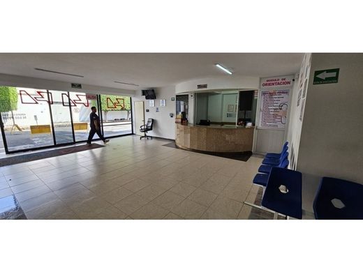 ‏בניין למכירה פואבלה