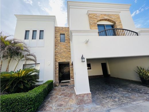 Luxe woning in Hermosillo, Sonora