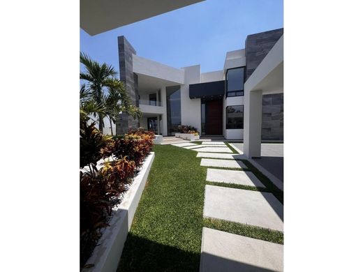 Luxury home in Atlatlahucan, Morelos