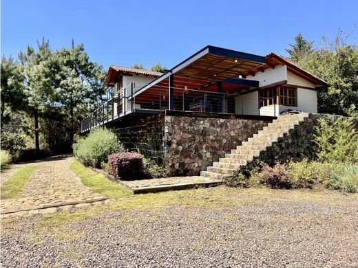 Farmhouse in Valle de Bravo, Estado de México