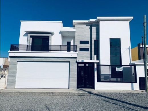 Ensenada, Estado de Baja Californiaの高級住宅