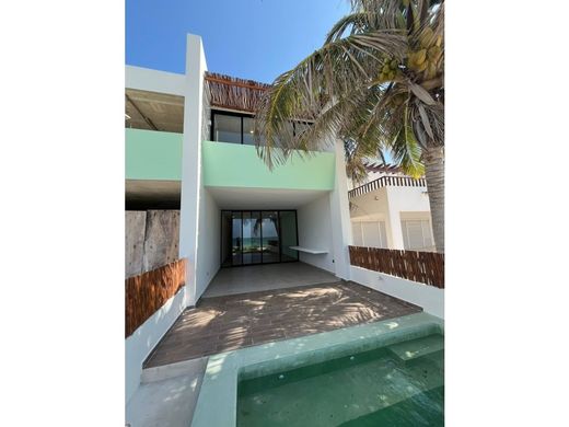 Luksusowy dom w Chelem, Progreso