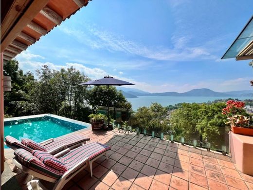 Valle de Bravo, メヒコ州の高級住宅