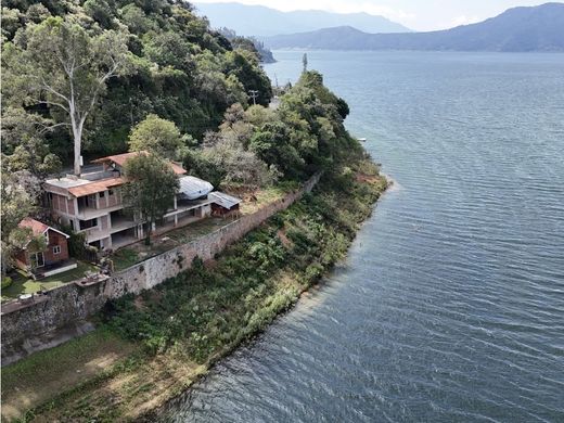 Luxury home in Valle de Bravo, Estado de México