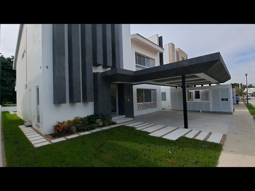 Luxury home in Emiliano Zapata, Morelos