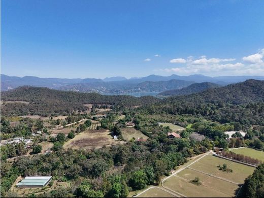 Land in Valle de Bravo, Estado de México