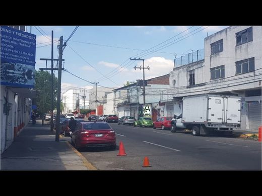 Участок, Тлалнепантла, Tlalnepantla de Baz