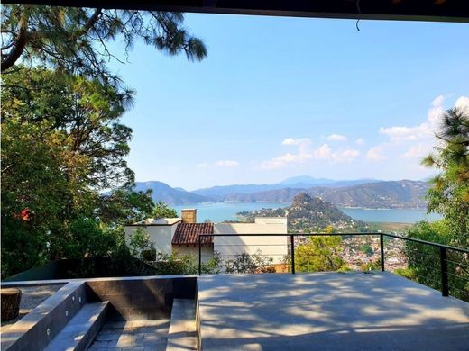 Πολυτελή κατοικία σε Valle de Bravo, Estado de México