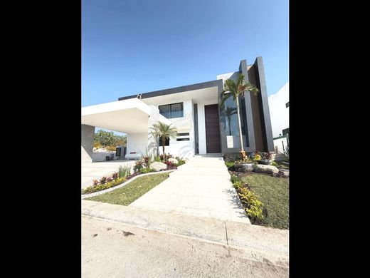 Luxury home in Atlatlahucan, Morelos