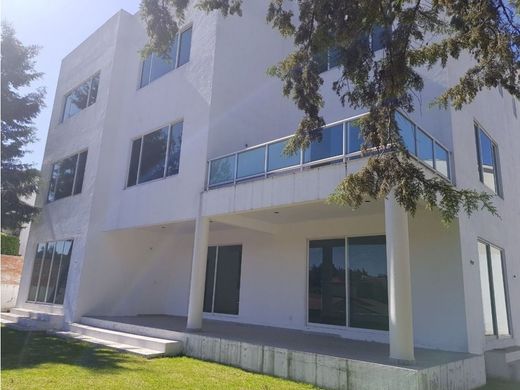 Luxury home in Ciudad López Mateos, Atizapán de Zaragoza