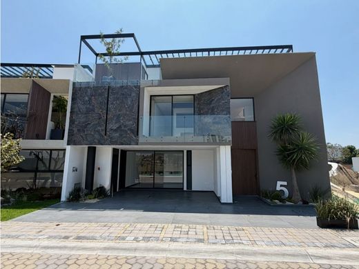 Luxury home in Santa Clara, Ocoyucan
