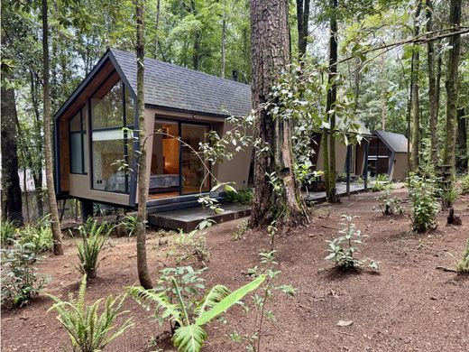 Complesso residenziale a Valle de Bravo, Messico (stato federato)