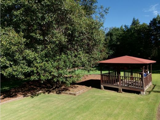 Land in Valle de Bravo, Estado de México