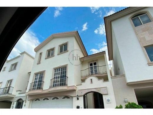 Luxury home in San Pedro, China