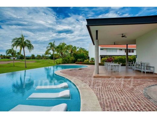 Luxury home in Pueblo Nuevo, Cadereyta Jiménez